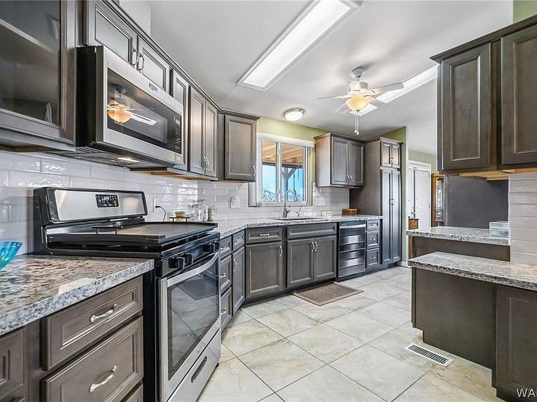 5655 S Bison Ave photo 4