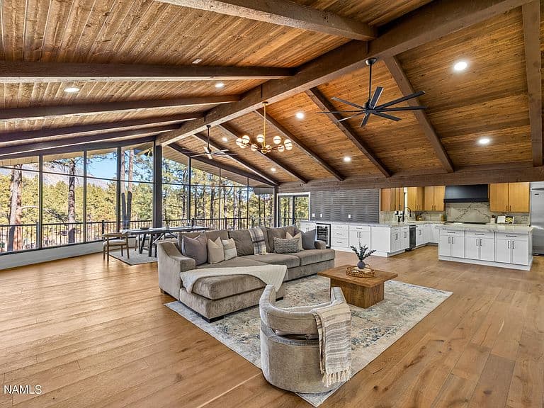 6200 N Country Club Dr photo 1