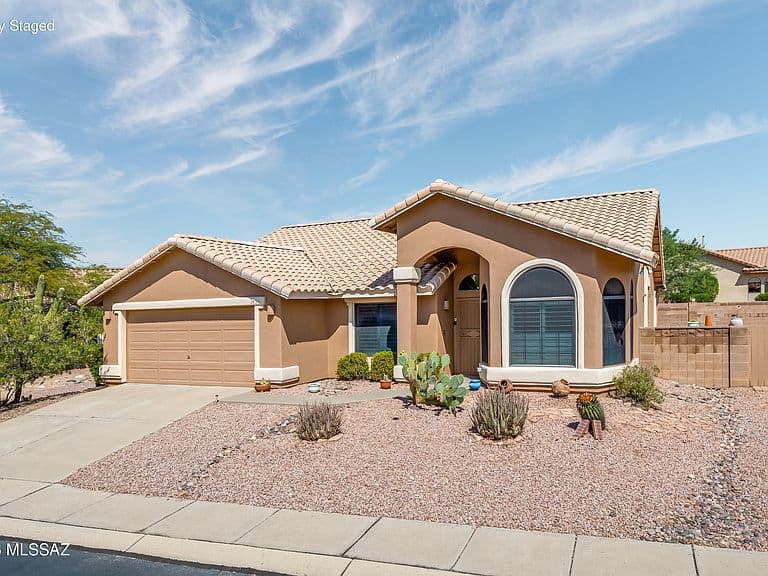 1535 E Ganymede Dr photo 2