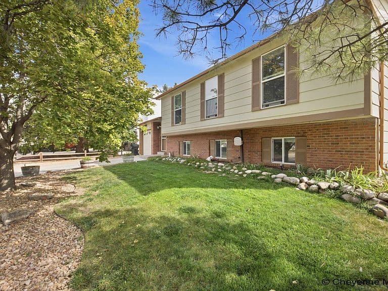 5005 Cable Ave photo 2