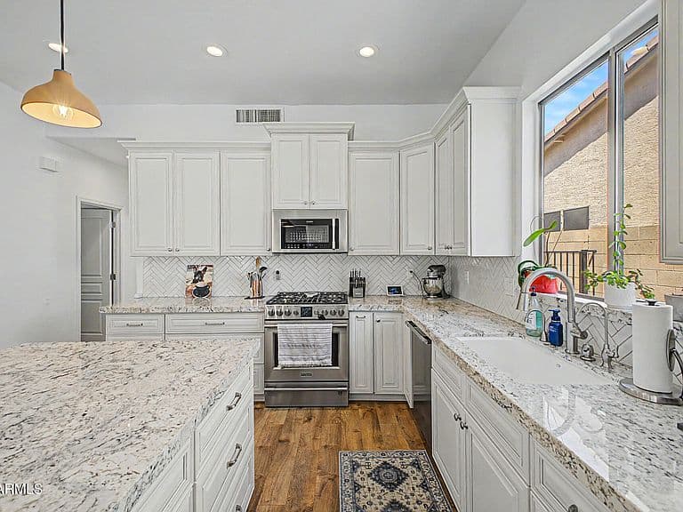 545 S LEMON Court photo 5