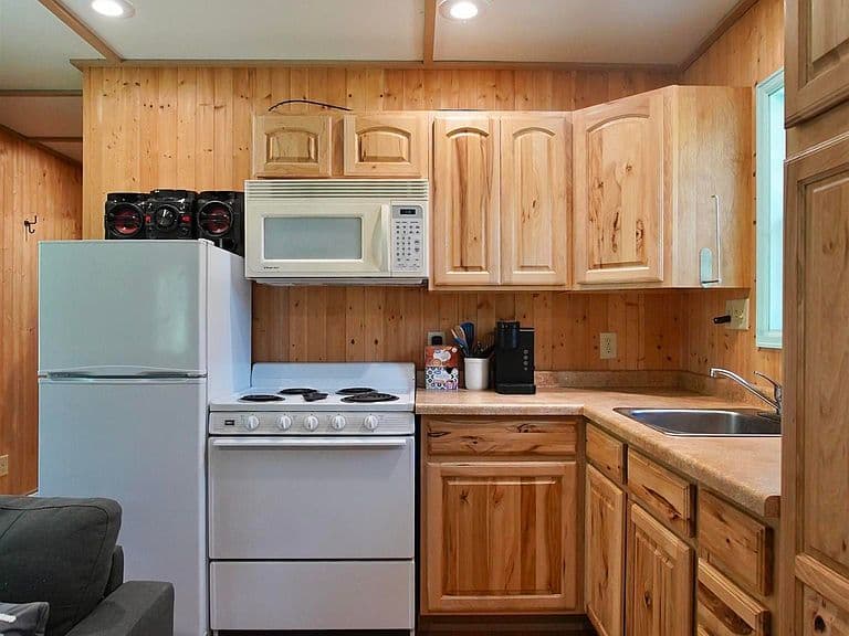 10105 Cantrell Rd photo 3