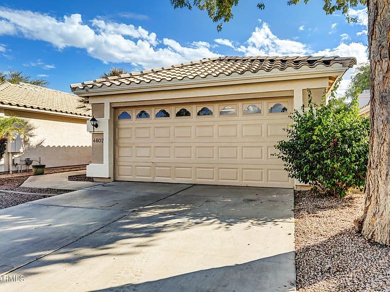 4607 W DEL RIO Street photo 2