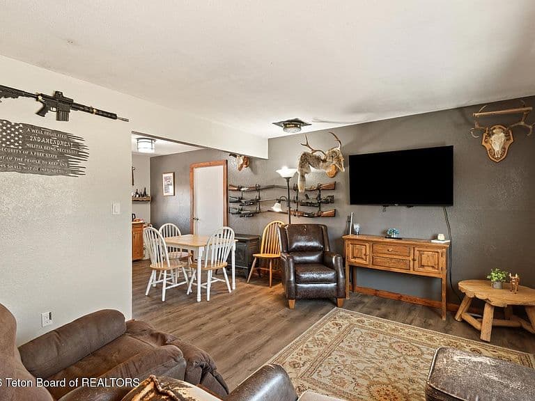 456 S Lincoln Ave photo 4
