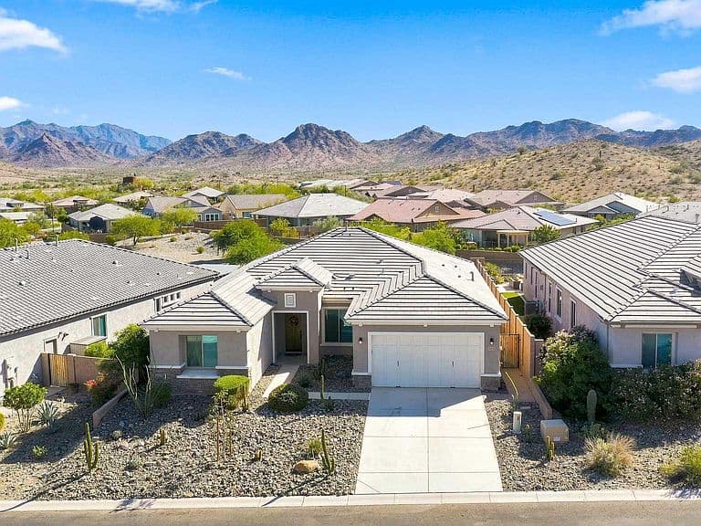 16459 W VALENCIA Drive photo 4