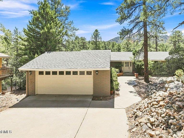 1110 BLUE GRANITE Lane photo 1