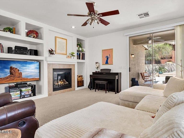 1212 S Roger Way photo 3