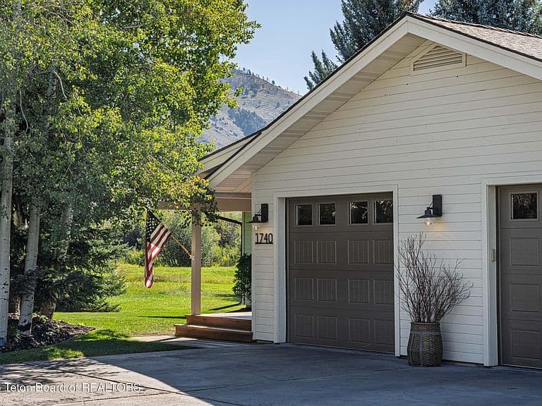 1740 W Diamond Hitch Dr photo 1