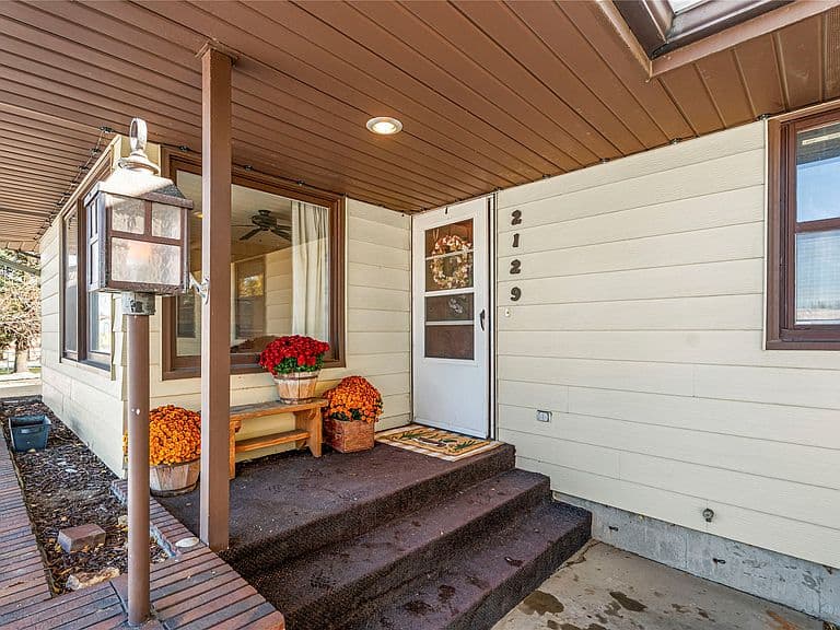 2129 E Broadway St photo 2
