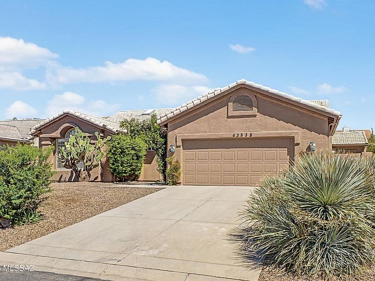 63838 E Whispering Tree Ln photo 2