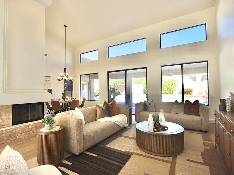 10923 E BELLA VISTA Drive photo 5