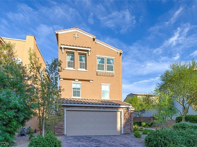 374 Gracious Way photo 2