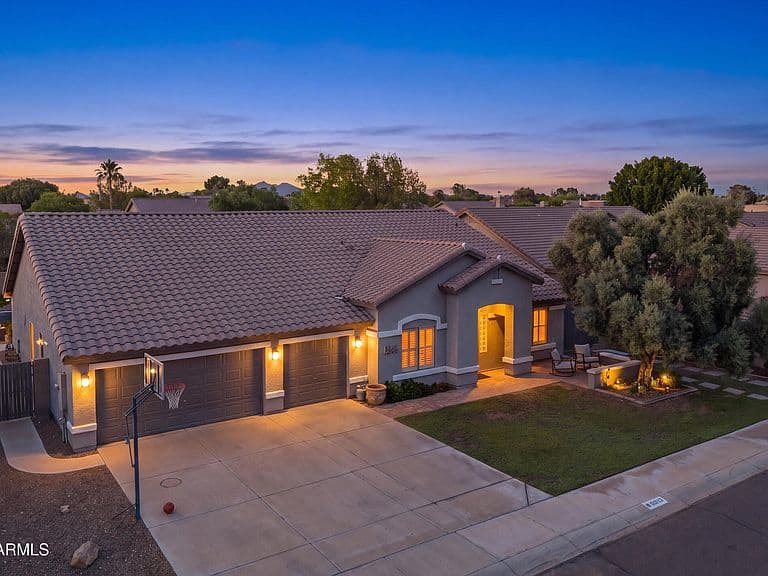 8534 W 8534 W Melinda Lane photo 3