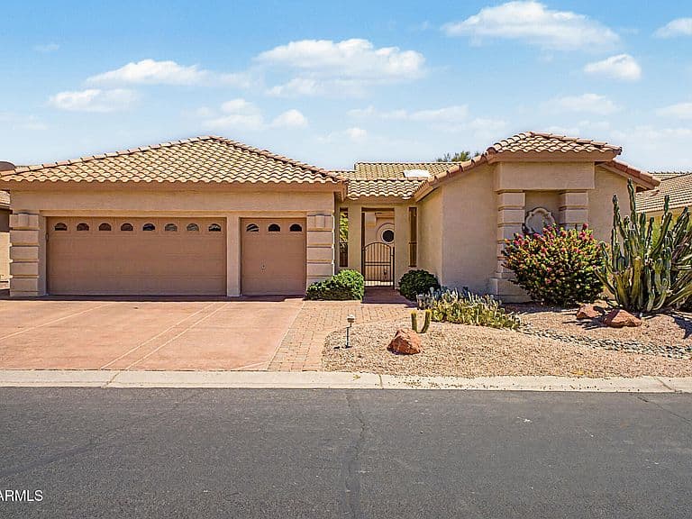 9837 E EMERALD Drive photo 2