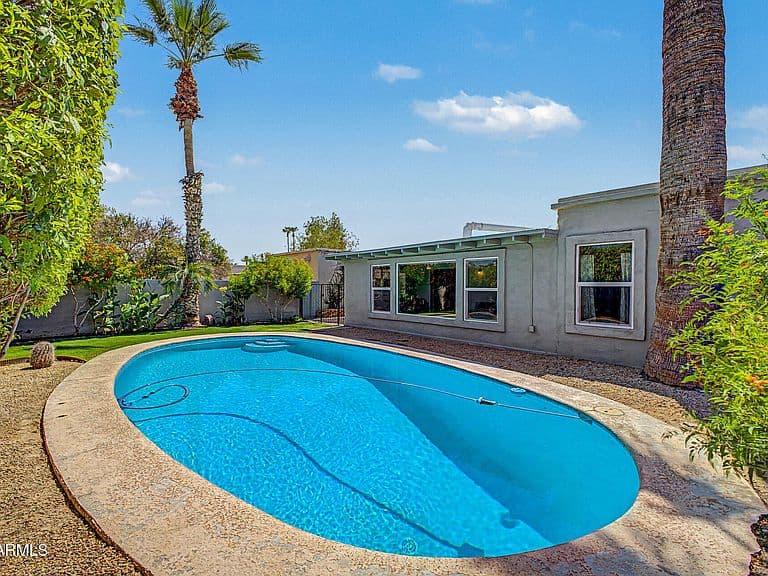 181 LAGUNA Drive W photo 1
