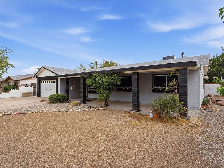 2908 Van Marter Court photo 3