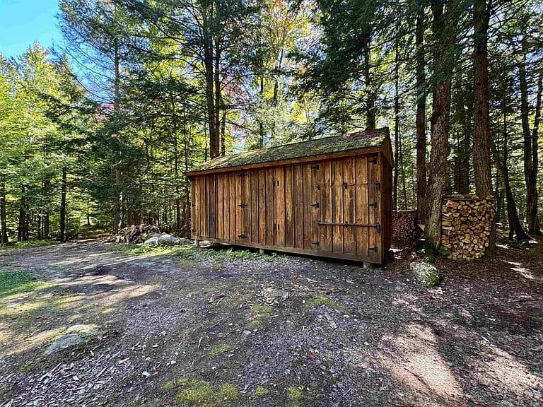 675 Johns Way photo 3