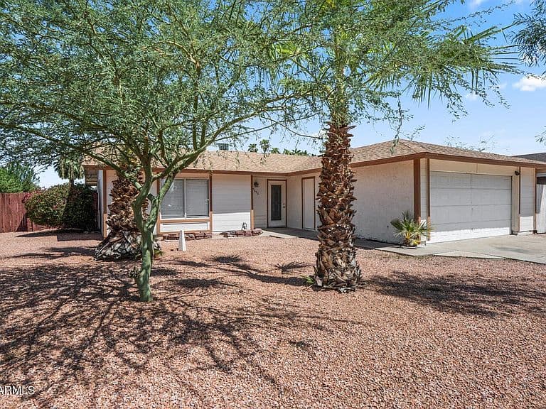 5656 W ALICE Avenue photo 1