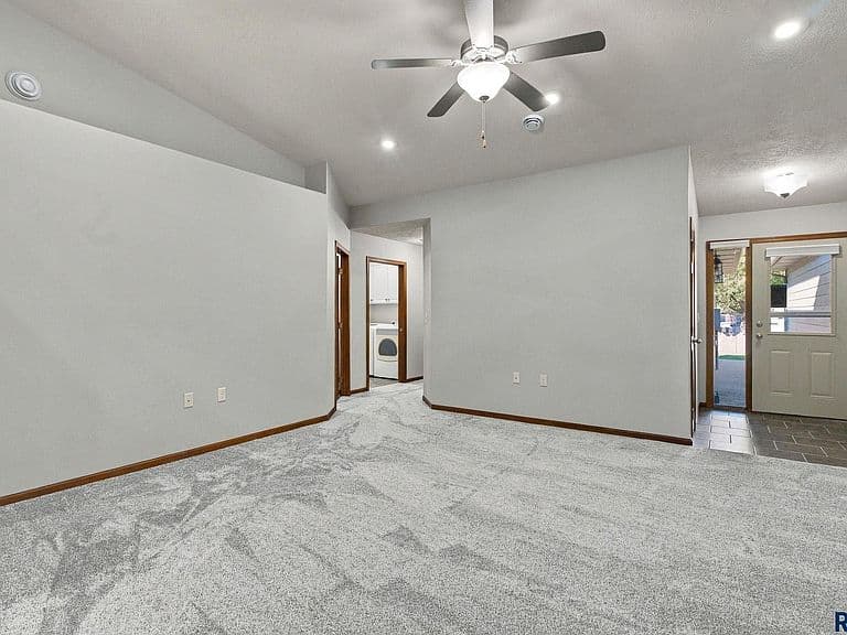 6622 S Tomar Rd photo 4