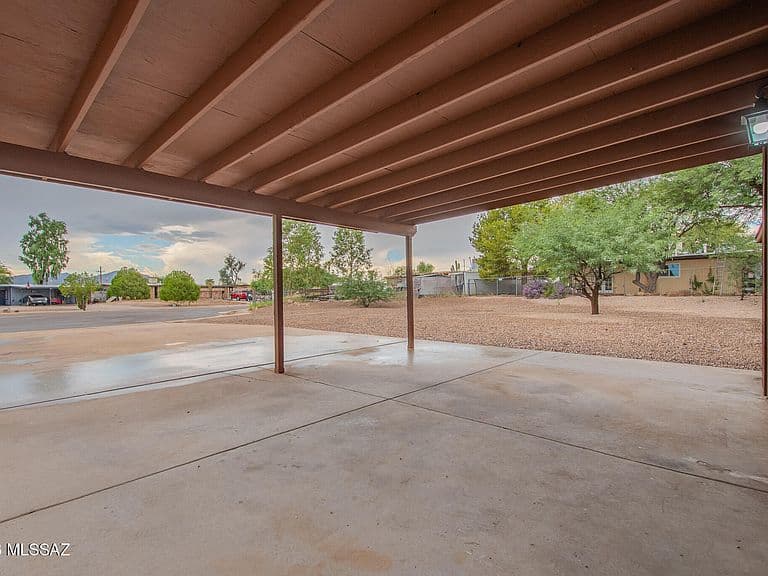 6430 N Lena Pl photo 4