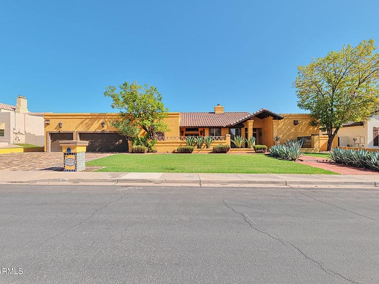 1626 E MALLORY Street photo 2