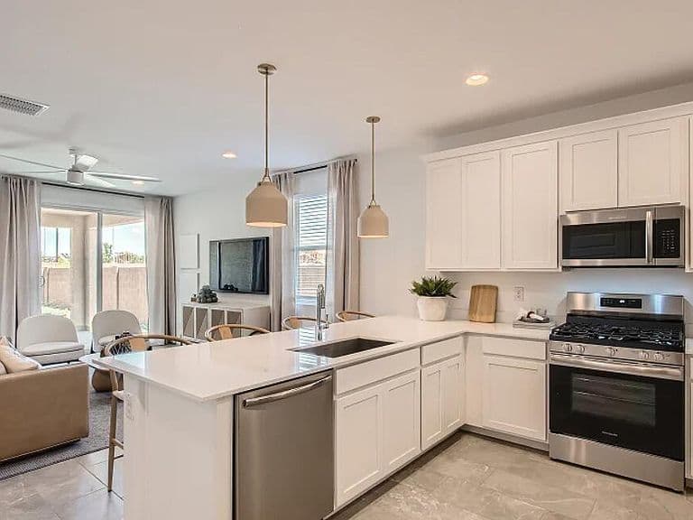 3363 E PIAZZA Drive photo 4