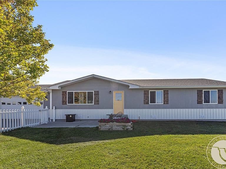 2460 Kens Cir photo 4