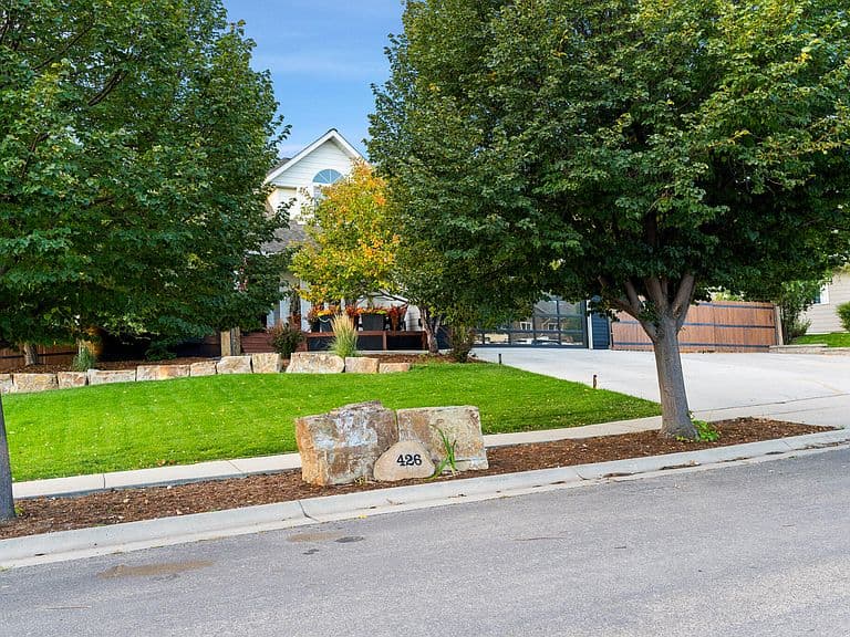 426 Shadow Ridge Blvd photo 2