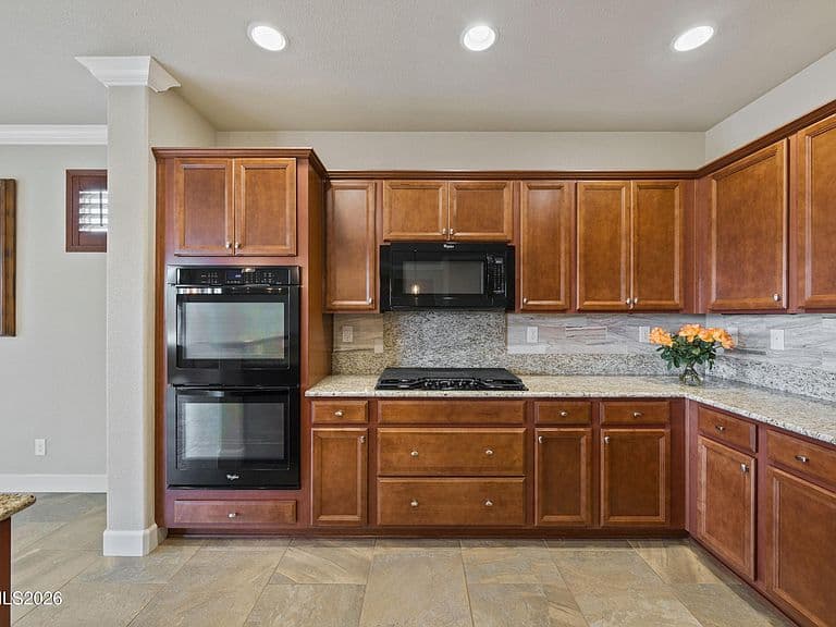 9182 Kenton Trl photo 3
