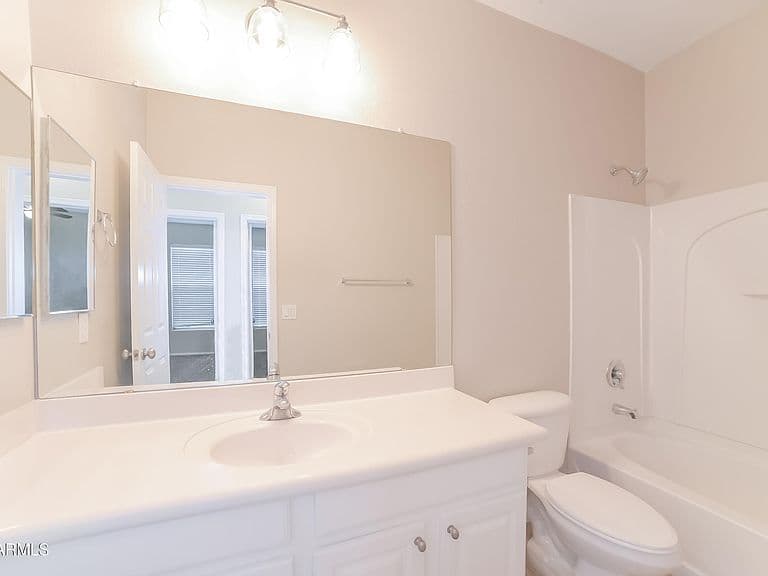 4537 W BURGESS Lane photo 3