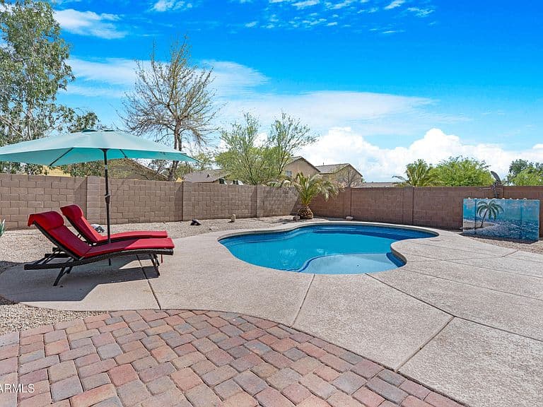 40576 W SANDERS Way photo 1