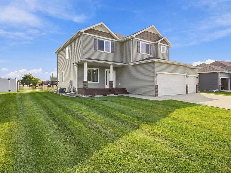 2528 N Pond Dr E photo 2