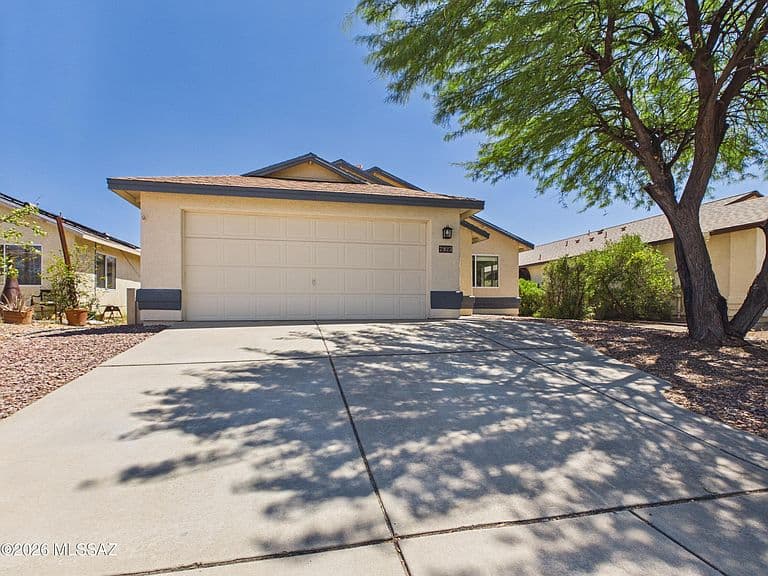 7923 S Lennox Ln photo 2