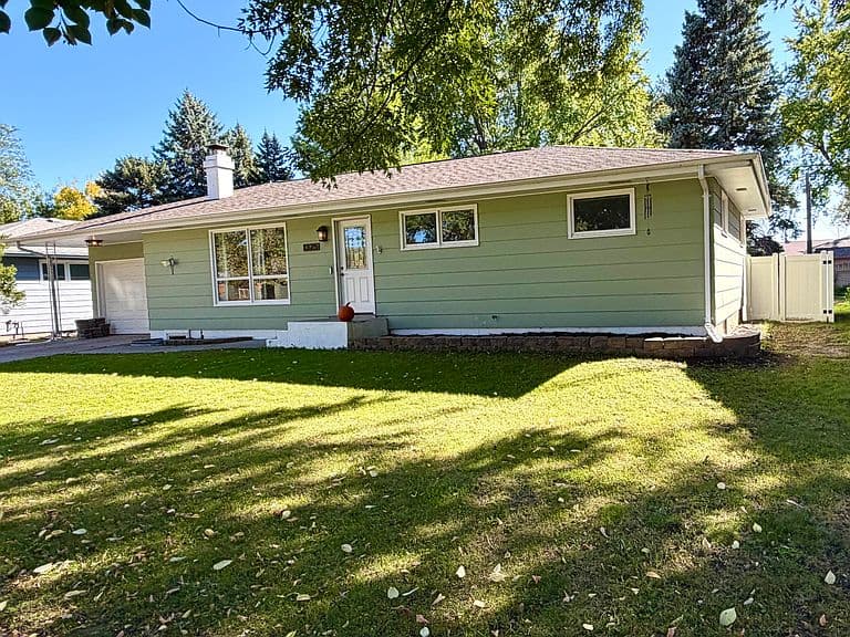 1325 Palmer Pl photo 1