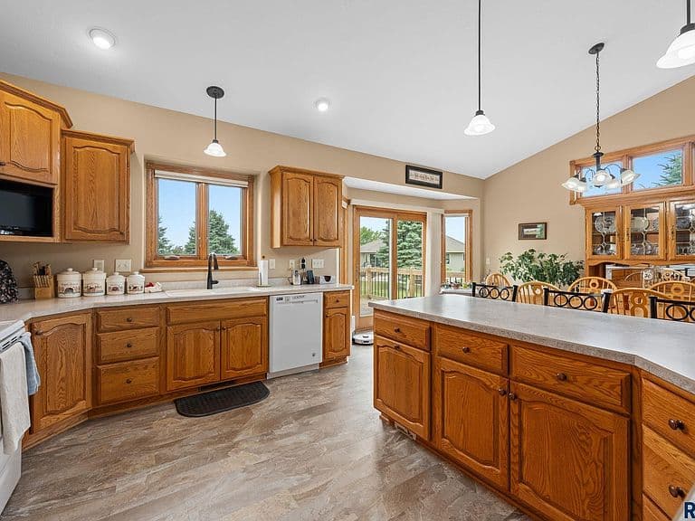 507 Erin Cir photo 1