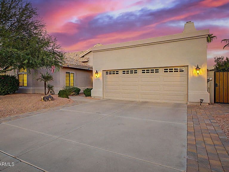 3419 E WINONA Street photo 4