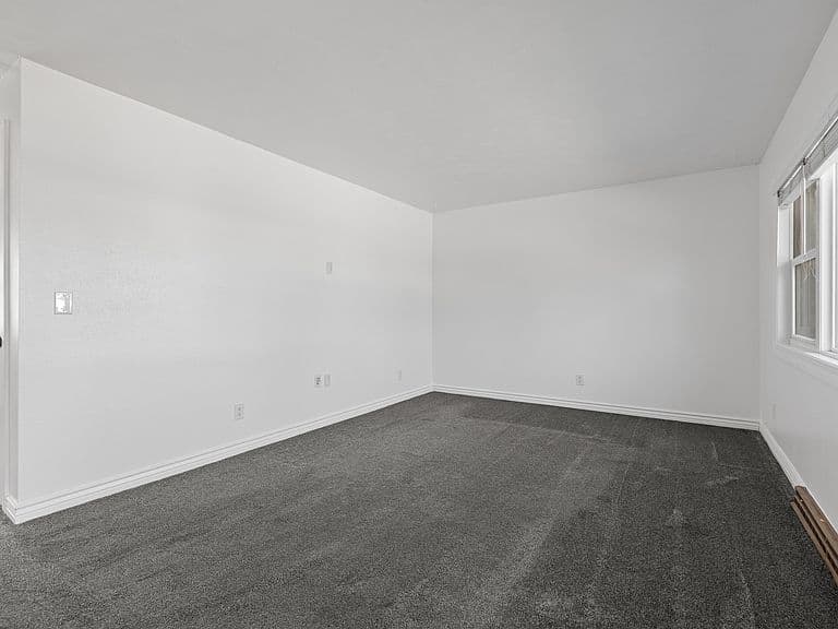 1710 Cruz Dr photo 2