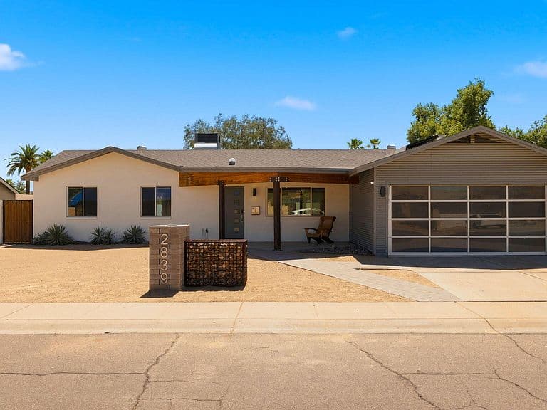 2839 E SIERRA Street photo 2