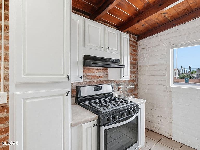 174 W Borrego St photo 2