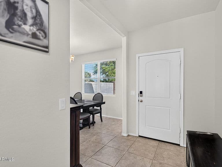 10470 E MARIGOLD Lane photo 4