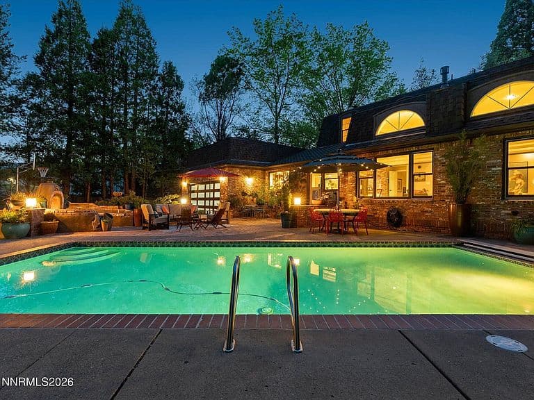 2570 Sharon Way photo 5