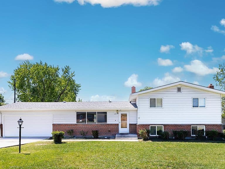 1811 N Maple Grove Rd photo 1