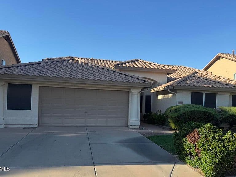 464 E BAYLOR Lane photo 2