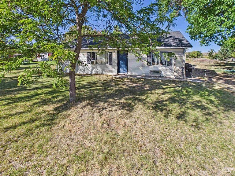 310 E Atherton Ave photo 1
