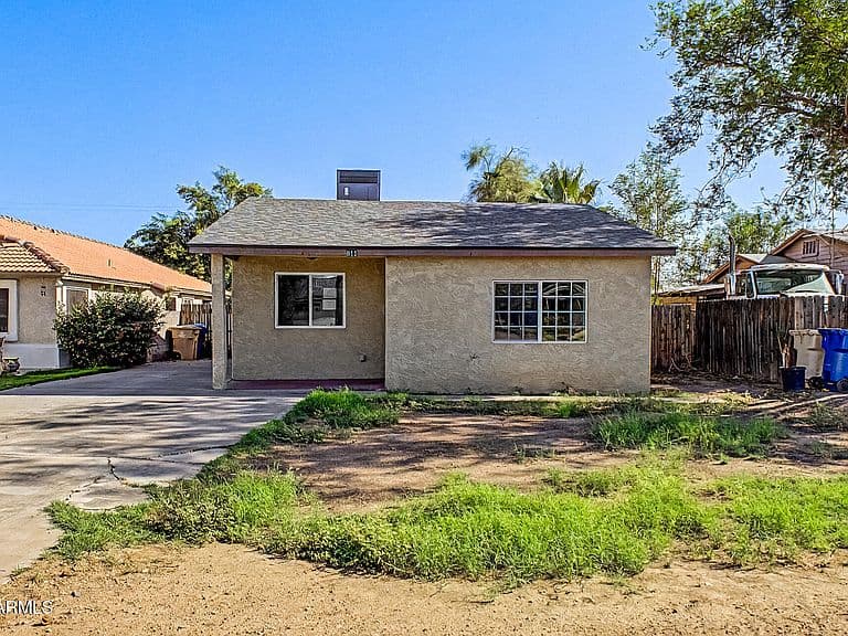 811 E EDISON Avenue photo 1