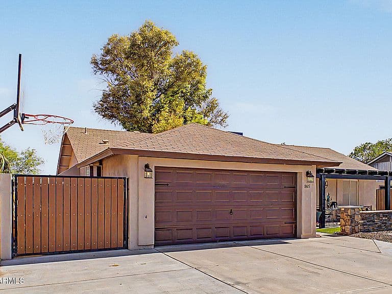 8615 W DIANA Avenue photo 4