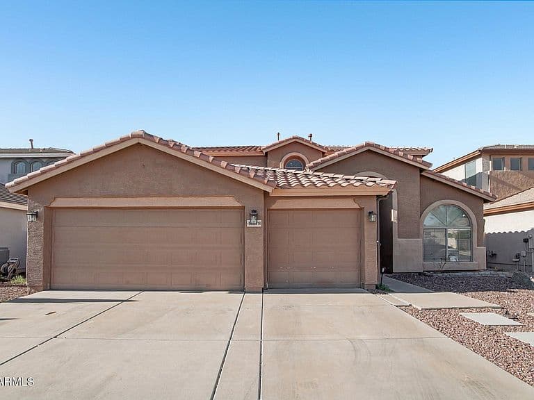 43578 W CYDNEE Drive photo 2