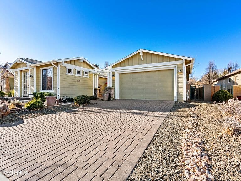 1202 N Stillness Dr photo 2