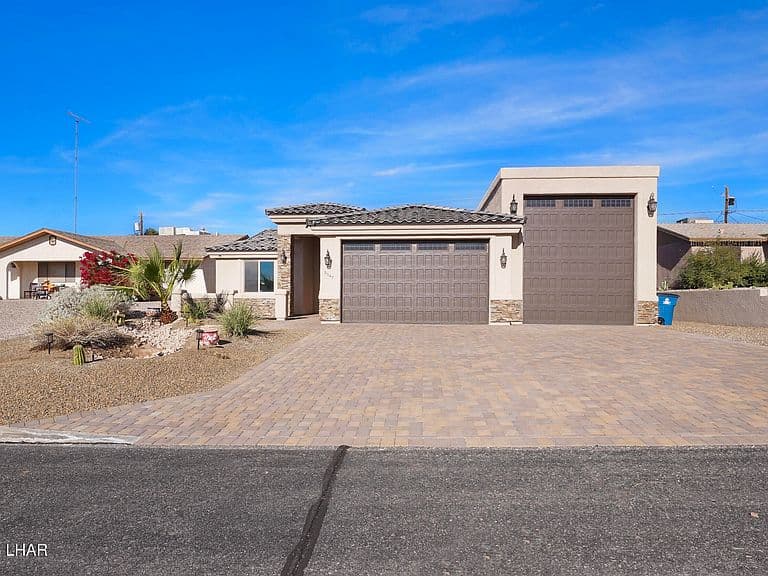 3347 Silver Arrow Dr photo 2