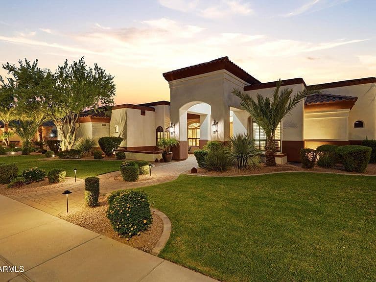 4406 E CAPRICORN Place photo 2